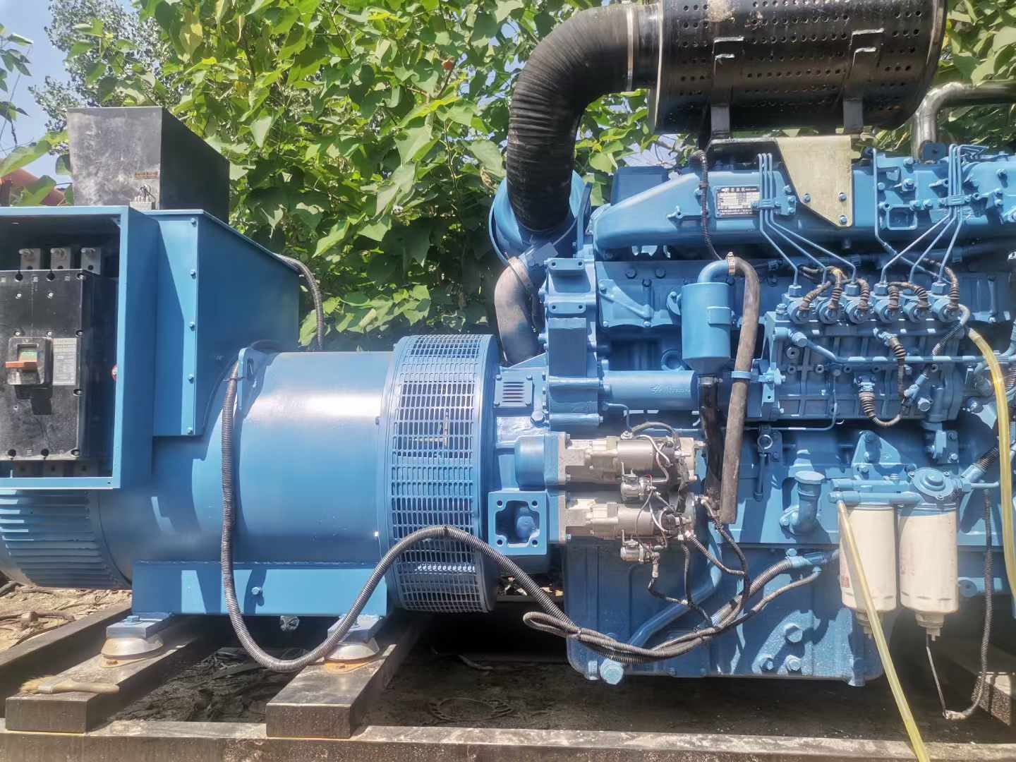 鲁山详细说明降低 800kW 柴油发电机输出电流波动的方法